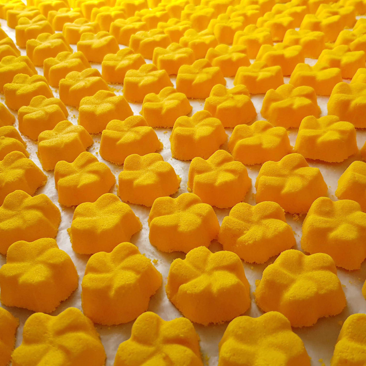 frangipani mini bath bombs