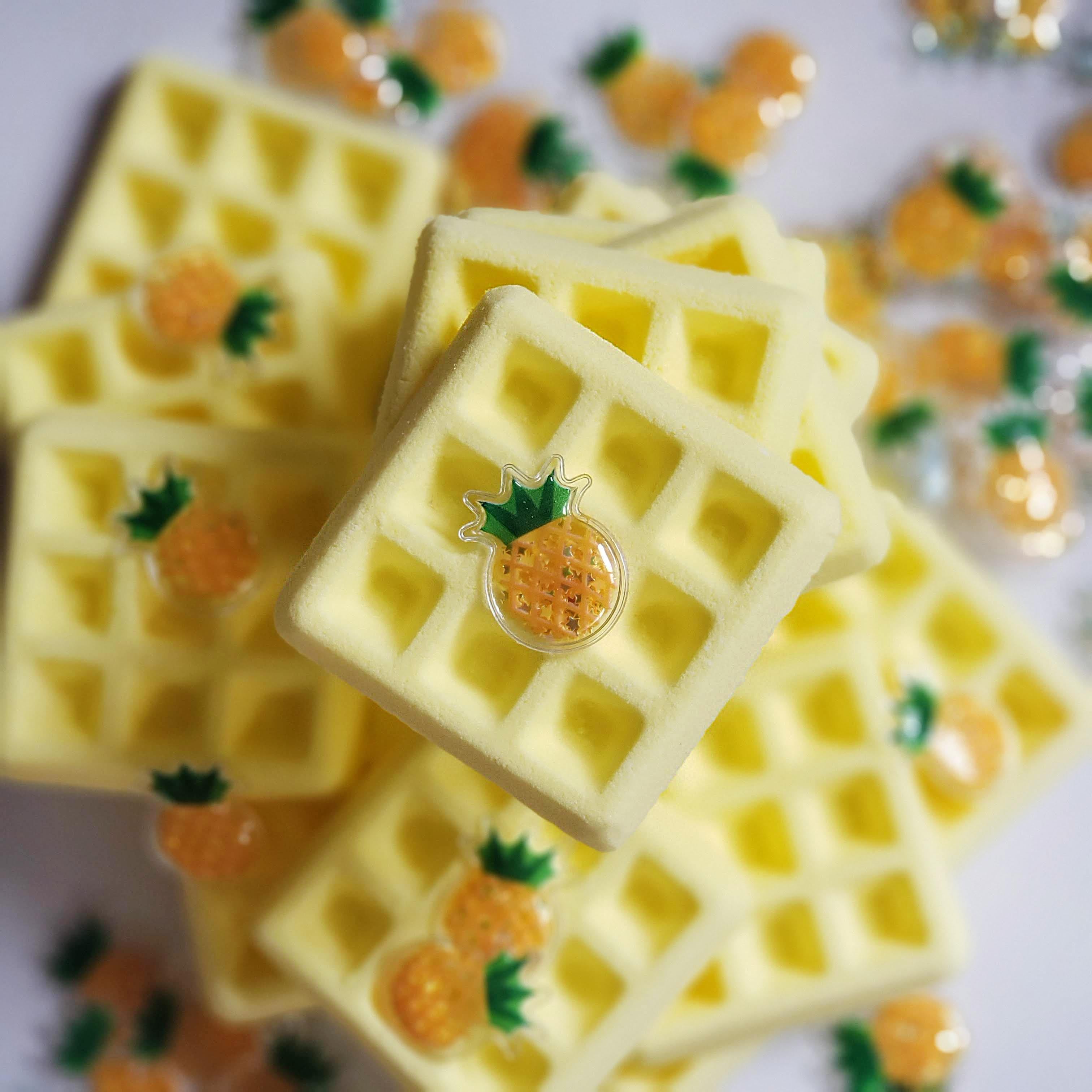 pineapple waffle bath bomb