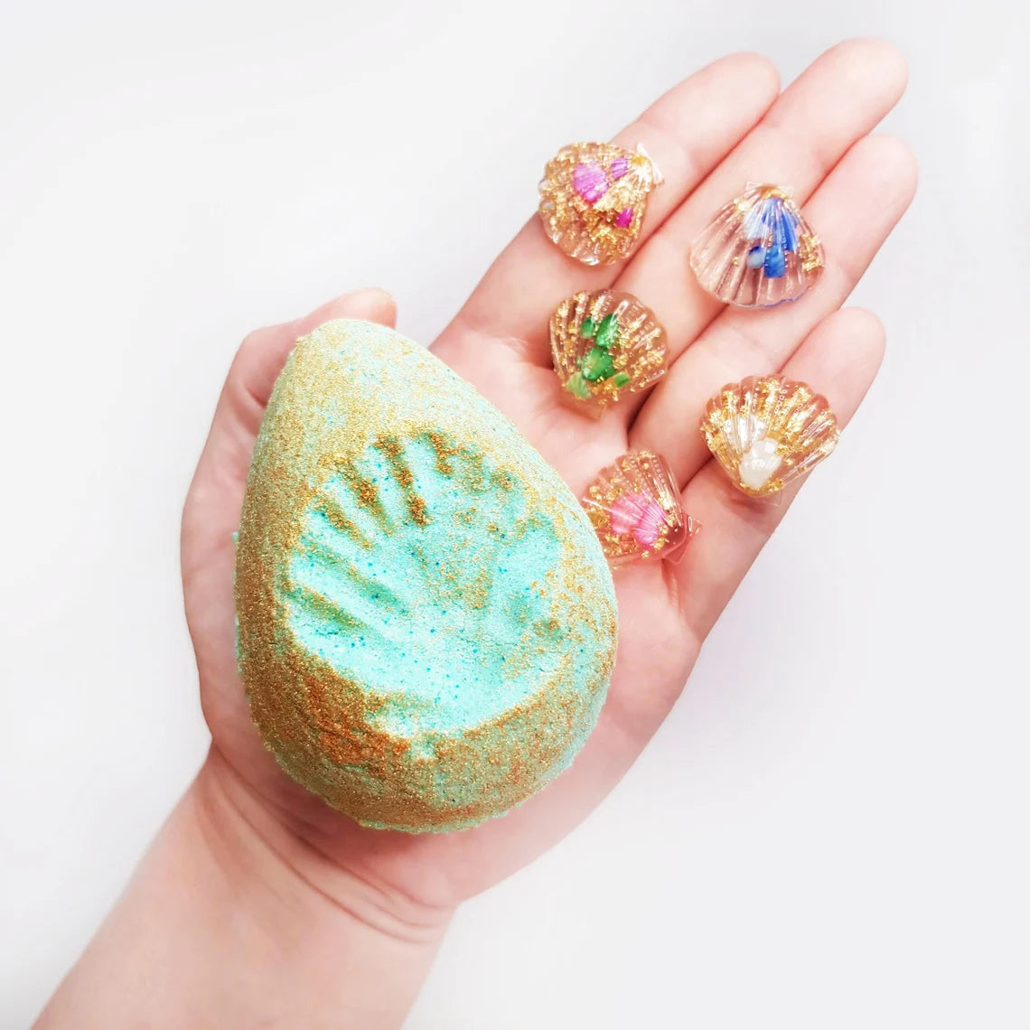 kaolin clay shell surprise bath bomb