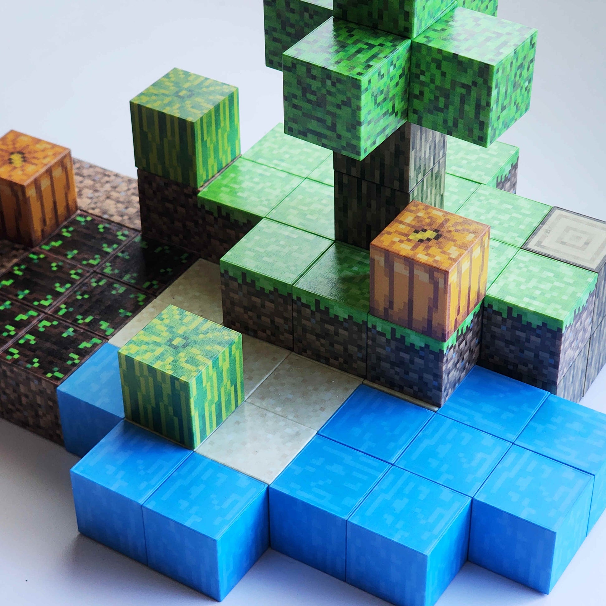 Magnetic minecraft building construct using a variety of textures