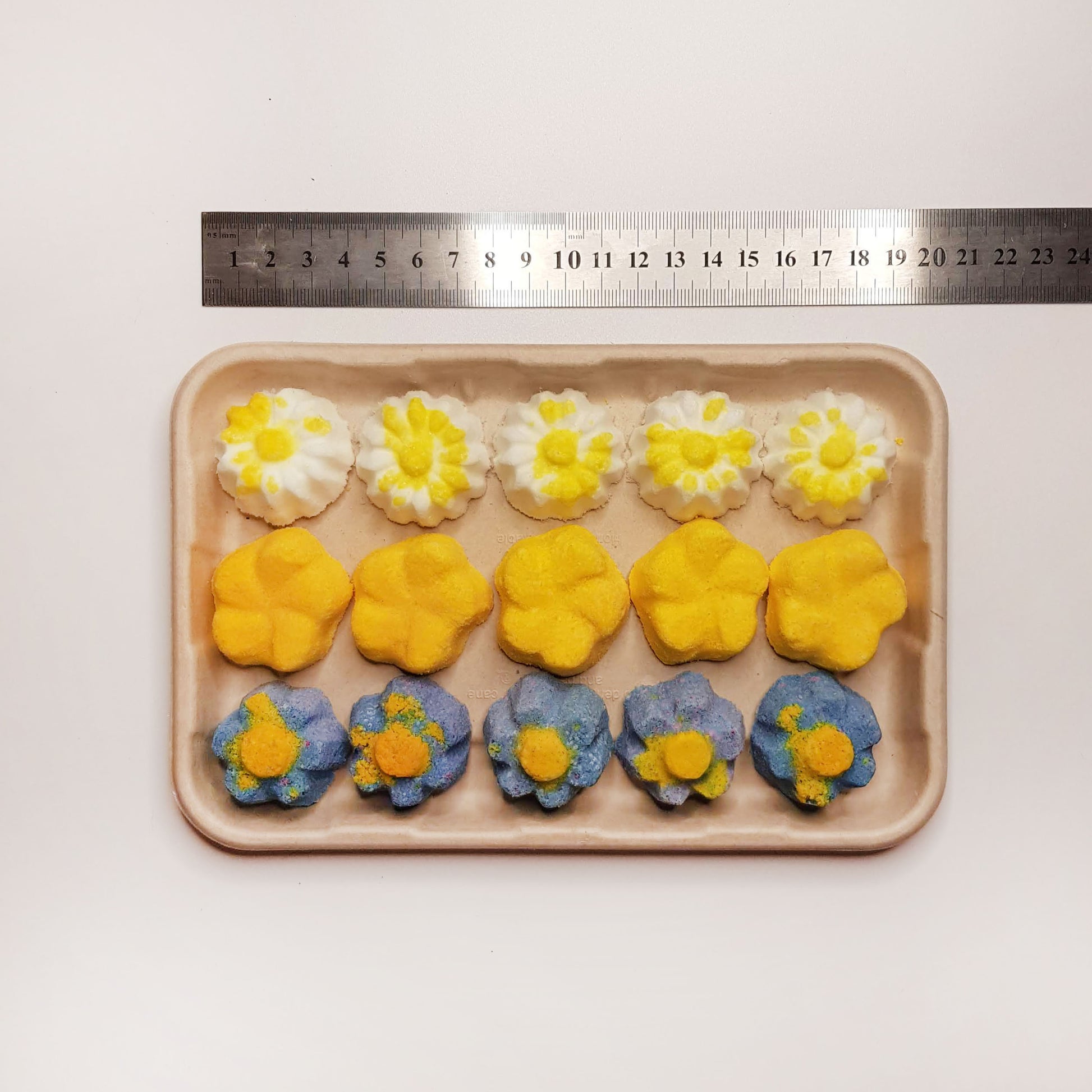 Chamomile, Wild flower, Frangipani mini bath bomb in tray