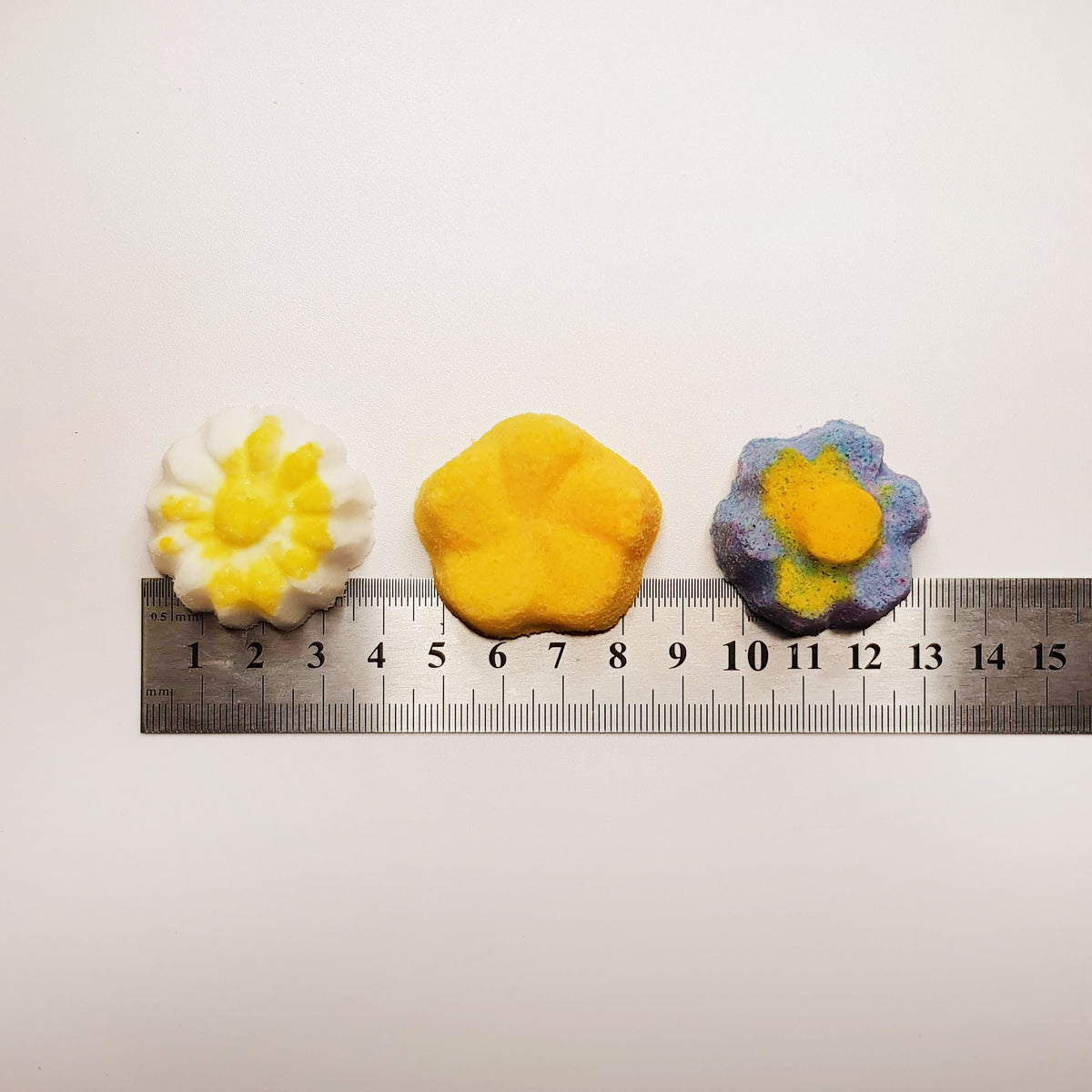 Chamomile, Wild flower, Frangipani mini bath bomb measurement
