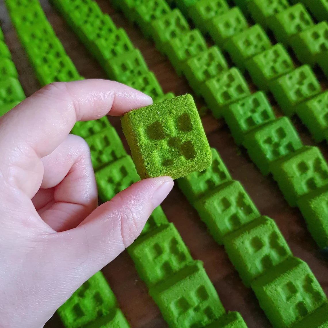 Mini minecraft bath bombs creeper head