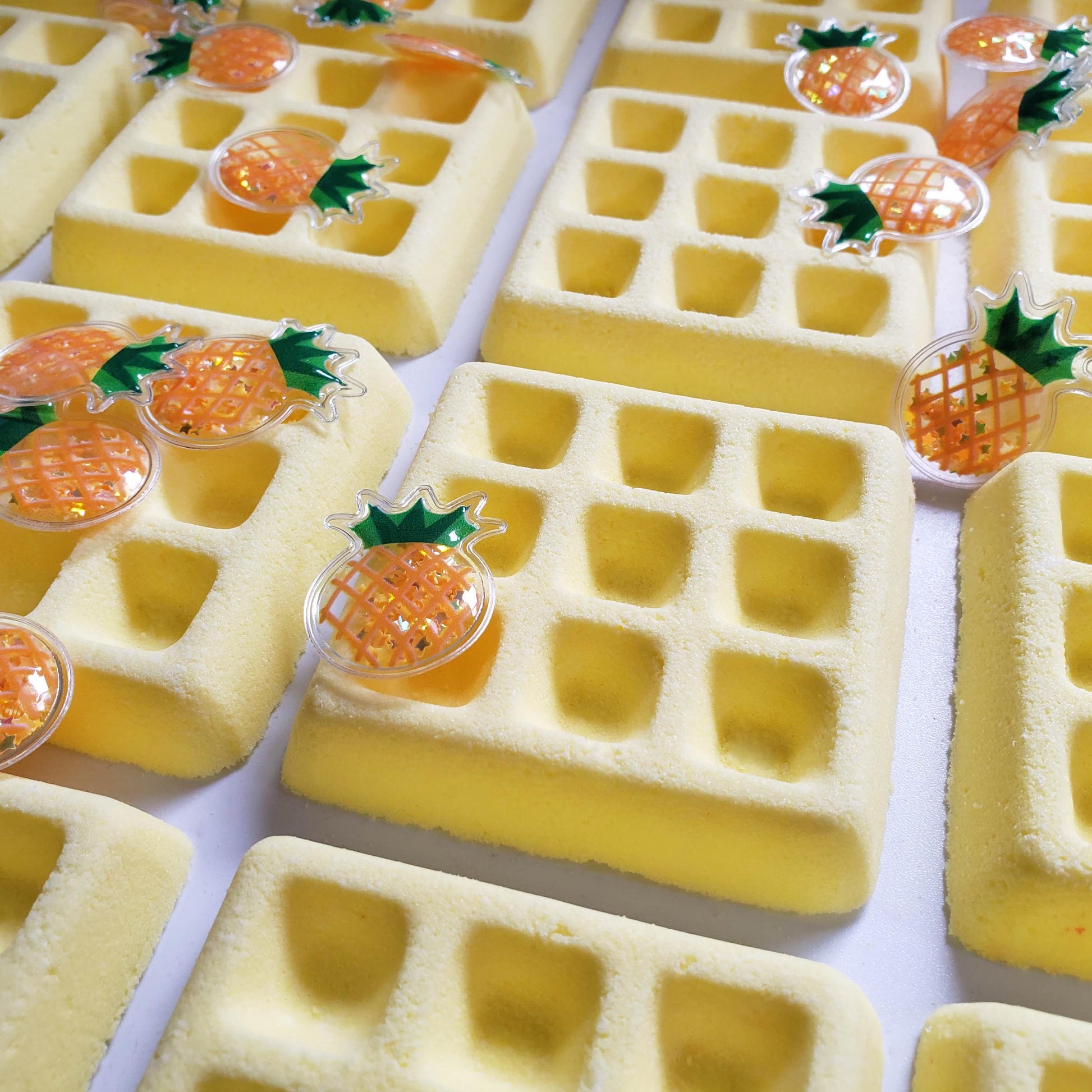 pineapple waffle bath bomb