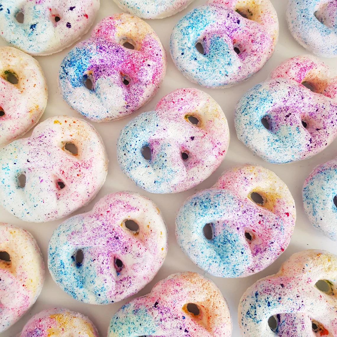essential oil scented pretzel bath bombs