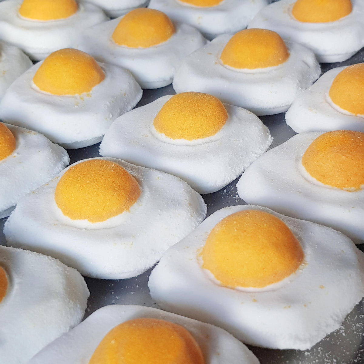 sunny side up egg Bath bomb mango and cream
