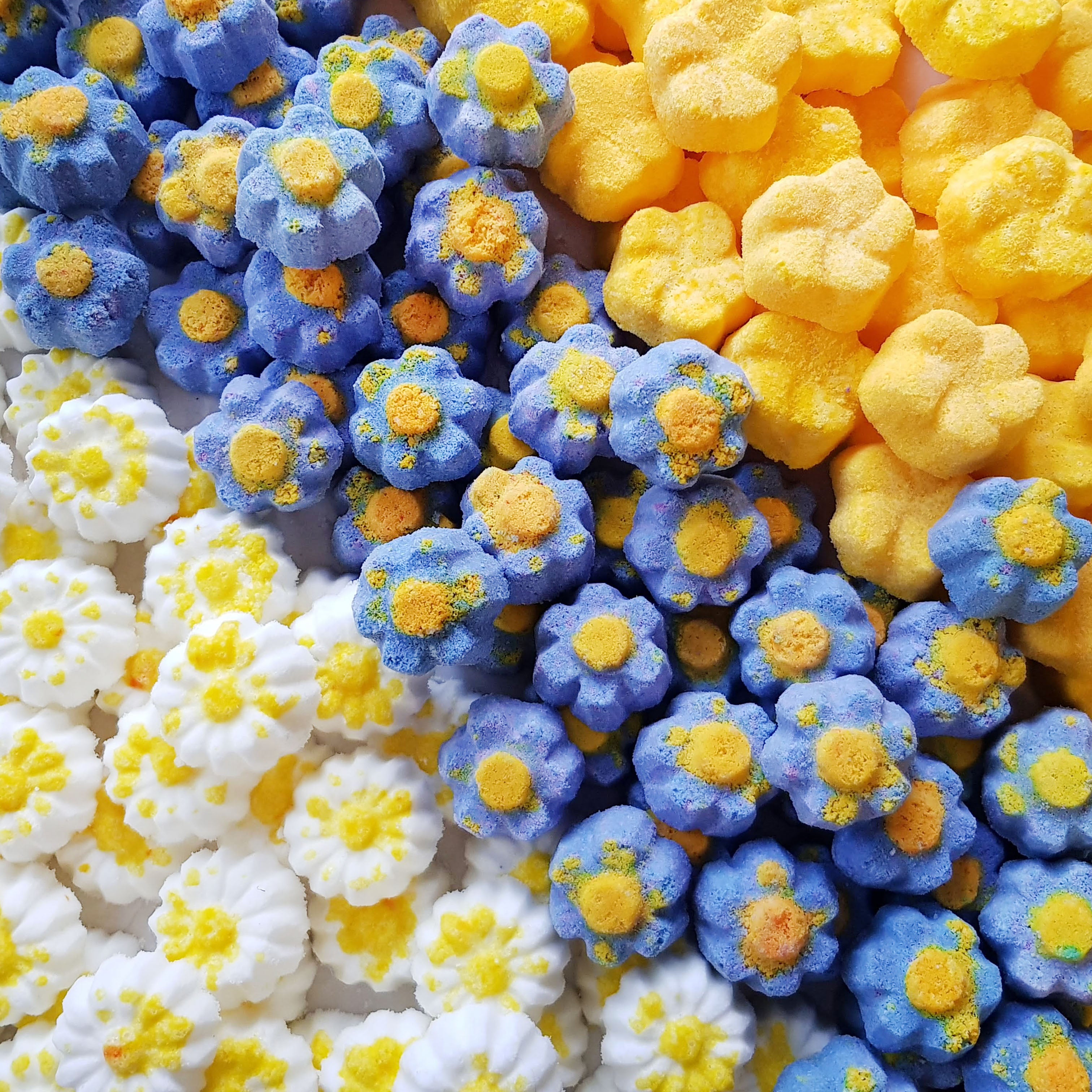 Chamomile, Wild flower, Frangipani mini bath bombs
