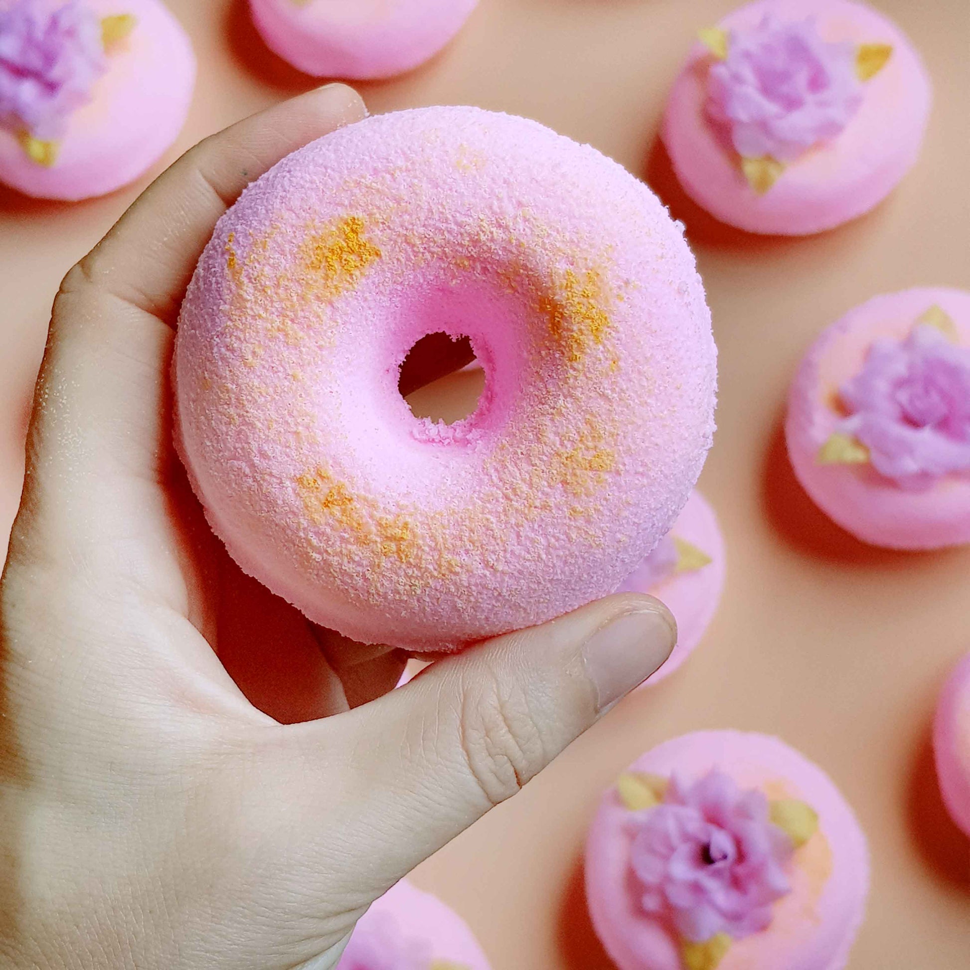 Pink rose doughnut bath bomb with flower