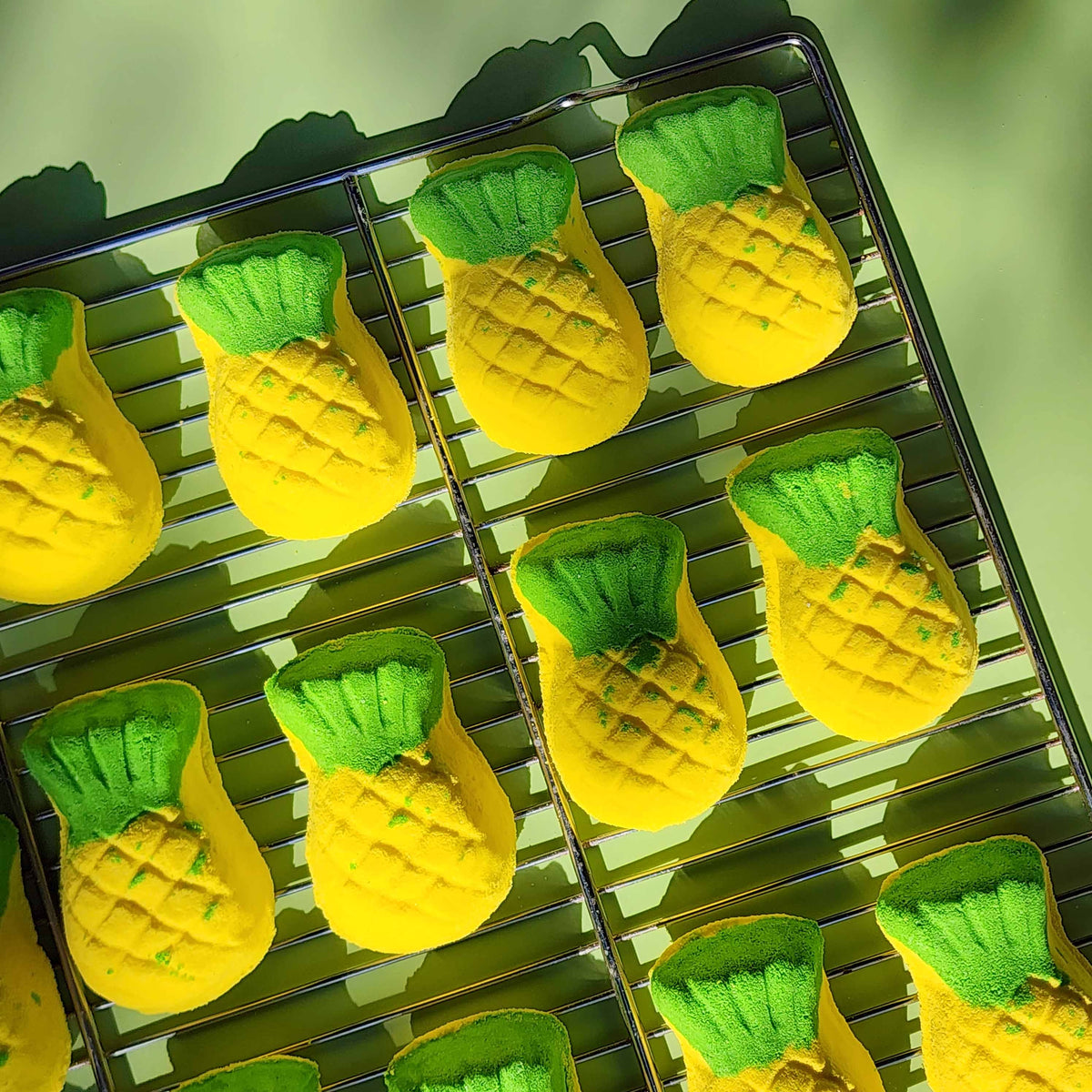 Pineapple Gummy Party Mix Bath Bomb
